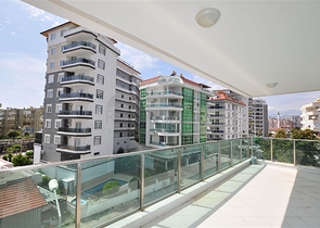 شقق للبيع في الانيا -تصميم 2 غرفة وصالة - ضمن مجمع قريب من البحر - في مهموتلار / الانيا 