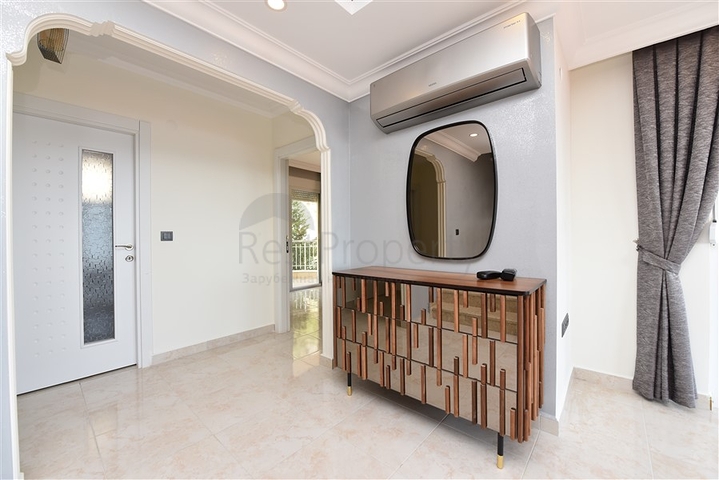 فلل للبيع في الانيا - اطلالة بحر -3 غرف وصالة -في مركز الانيا 