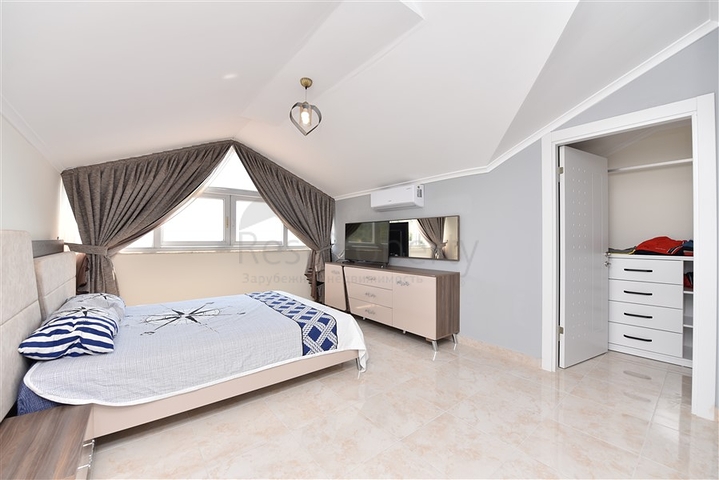 فلل للبيع في الانيا - اطلالة بحر -3 غرف وصالة -في مركز الانيا 