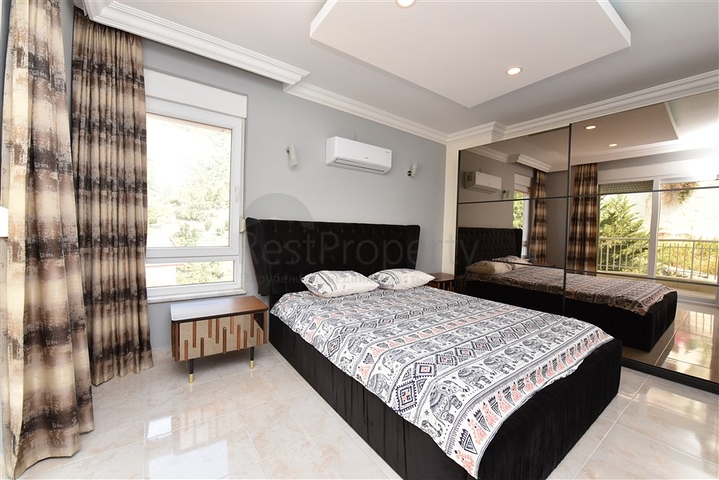 فلل للبيع في الانيا - اطلالة بحر -3 غرف وصالة -في مركز الانيا 