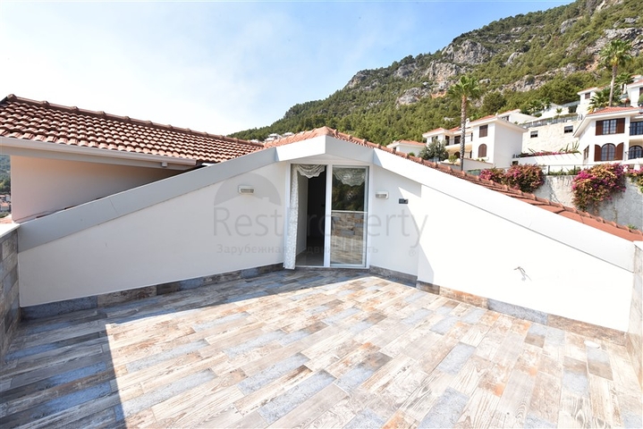 فلل للبيع في الانيا - اطلالة بحر -3 غرف وصالة -في مركز الانيا 