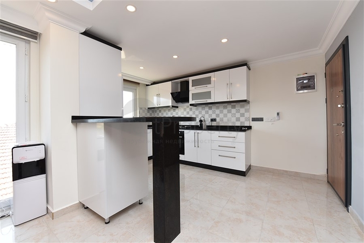 فلل للبيع في الانيا - اطلالة بحر -3 غرف وصالة -في مركز الانيا 