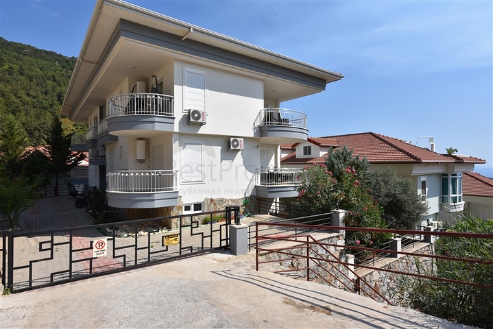 فلل للبيع في الانيا - اطلالة بحر -3 غرف وصالة -في مركز الانيا 