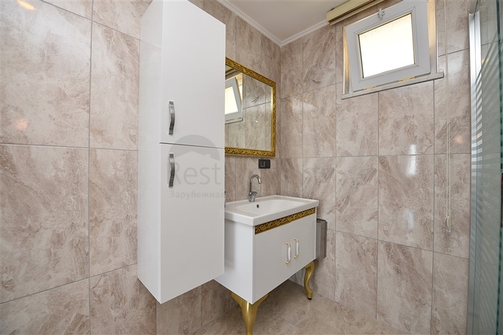 فلل للبيع في الانيا - اطلالة بحر -3 غرف وصالة -في مركز الانيا 