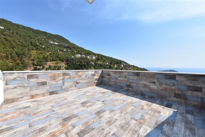 فلل للبيع في الانيا - اطلالة بحر -3 غرف وصالة -في مركز الانيا 