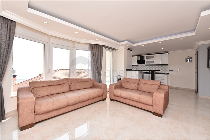 فلل للبيع في الانيا - اطلالة بحر -3 غرف وصالة -في مركز الانيا 