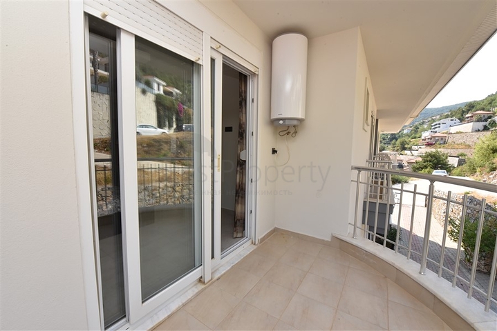 فلل للبيع في الانيا - اطلالة بحر -3 غرف وصالة -في مركز الانيا 