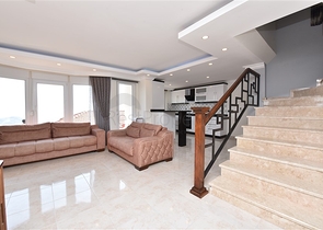 فلل للبيع في الانيا - اطلالة بحر -3 غرف وصالة -في مركز الانيا 