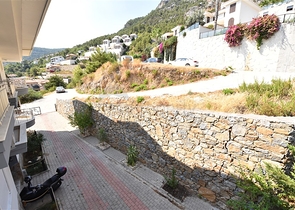 فلل للبيع في الانيا - اطلالة بحر -3 غرف وصالة -في مركز الانيا 