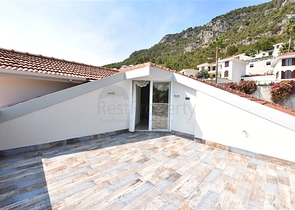 فلل للبيع في الانيا - اطلالة بحر -3 غرف وصالة -في مركز الانيا 