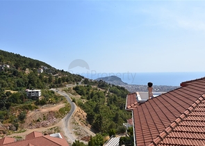 فلل للبيع في الانيا - اطلالة بحر -3 غرف وصالة -في مركز الانيا 