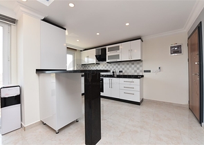 فلل للبيع في الانيا - اطلالة بحر -3 غرف وصالة -في مركز الانيا 