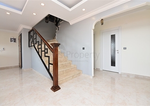 فلل للبيع في الانيا - اطلالة بحر -3 غرف وصالة -في مركز الانيا 