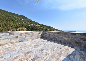 فلل للبيع في الانيا - اطلالة بحر -3 غرف وصالة -في مركز الانيا 