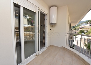 فلل للبيع في الانيا - اطلالة بحر -3 غرف وصالة -في مركز الانيا 