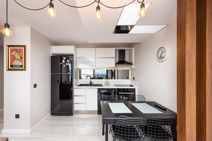 شقق فاخرة للبيع في الانيا -اطلالة بحر - 1 غرفة وصالة - في كارجي جاك / الانيا 