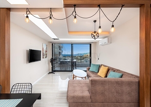 شقق فاخرة للبيع في الانيا -اطلالة بحر - 1 غرفة وصالة - في كارجي جاك / الانيا 