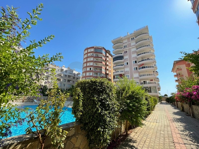 شقق للبيع في الانيا - مجمع على البحر مباشرة -شقة 2 غرفة وصالة -في مهموتلار / الانيا 