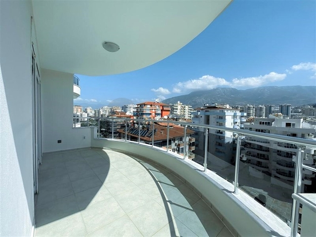 شقق للبيع في الانيا - مجمع على البحر مباشرة -شقة 2 غرفة وصالة -في مهموتلار / الانيا 