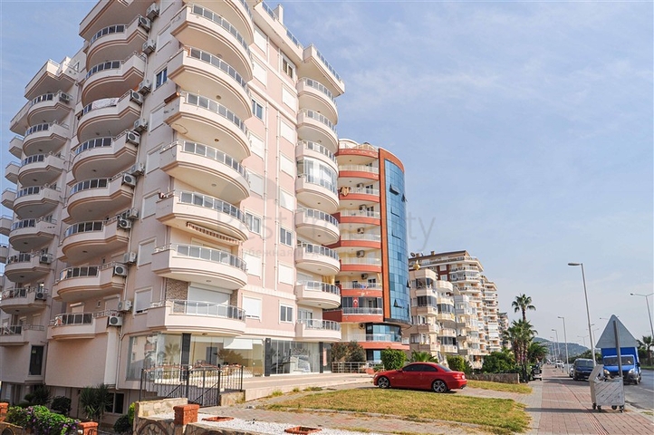 شقق للبيع في الانيا - مجمع على البحر مباشرة -شقة 2 غرفة وصالة -في مهموتلار / الانيا 