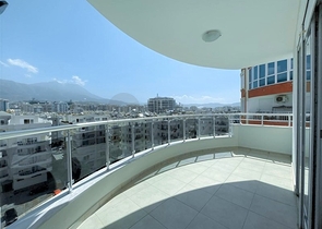 شقق للبيع في الانيا - مجمع على البحر مباشرة -شقة 2 غرفة وصالة -في مهموتلار / الانيا 