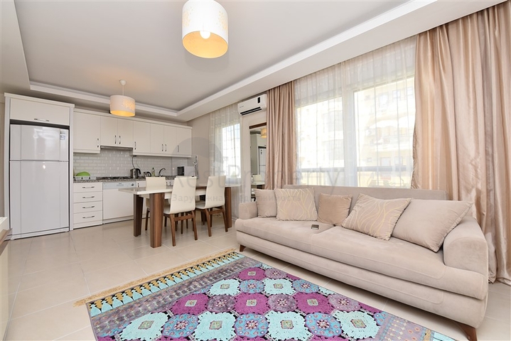 قريبة من البحر - شقة غرفة وصالة -مجمع انيق- في افسلار / الانيا 