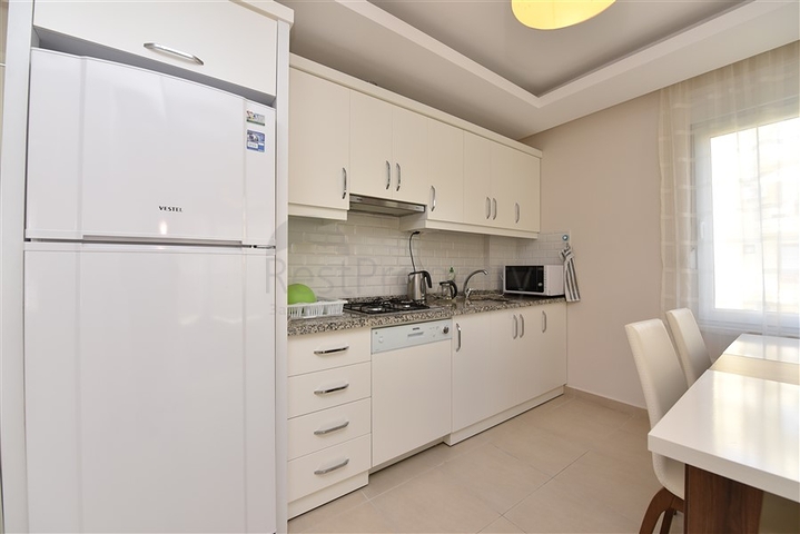 قريبة من البحر - شقة غرفة وصالة -مجمع انيق- في افسلار / الانيا 