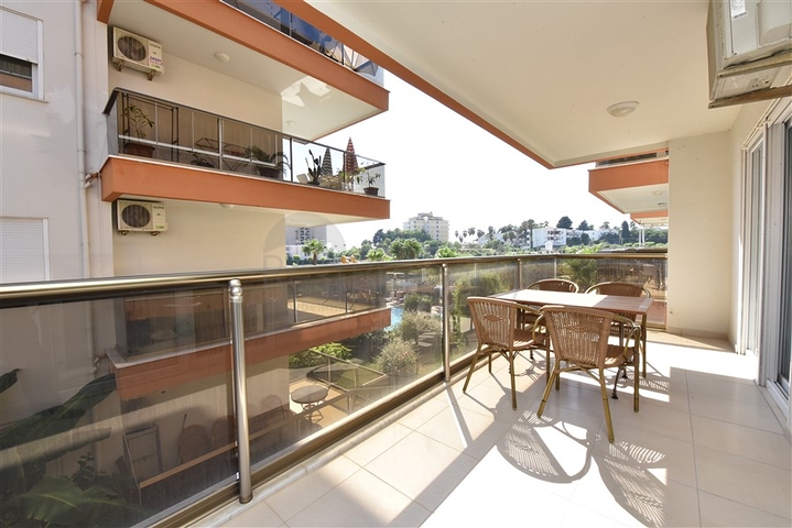 قريبة من البحر - شقة غرفة وصالة -مجمع انيق- في افسلار / الانيا 