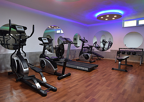 قريبة من البحر - شقة غرفة وصالة -مجمع انيق- في افسلار / الانيا 