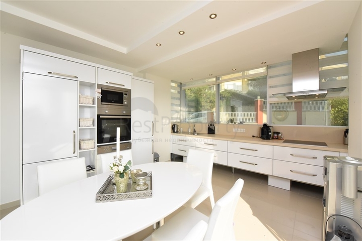 شقة ضمن مجمع فاخر - منطقة هادئة - تصميم 1+2- في كارجي جاك / الانيا 