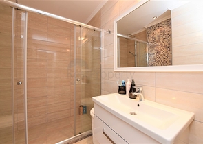 شقة ضمن مجمع فاخر - منطقة هادئة - تصميم 1+2- في كارجي جاك / الانيا 