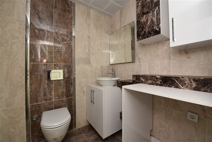 شقق للبيع في الانيا - مجمع حديث وقريب من البحر في كاستل / الانيا 