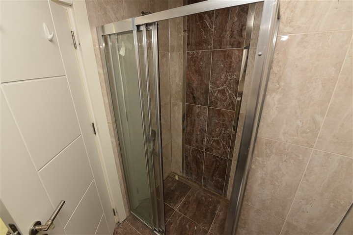 شقق للبيع في الانيا - مجمع حديث وقريب من البحر في كاستل / الانيا 