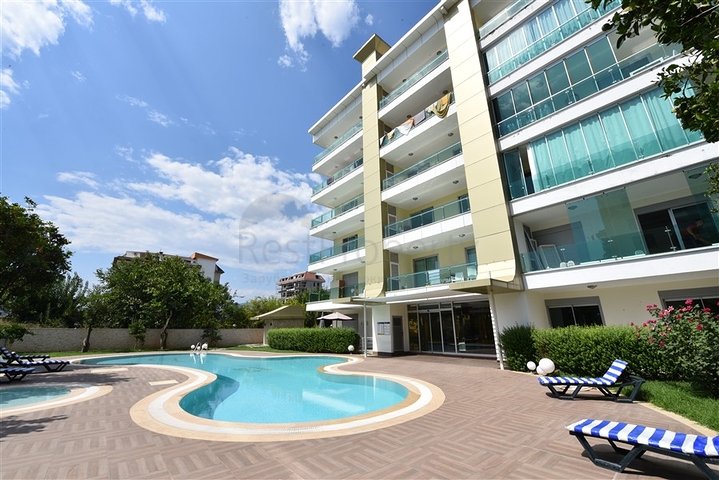 شقق للبيع في الانيا - مجمع حديث وقريب من البحر في كاستل / الانيا 