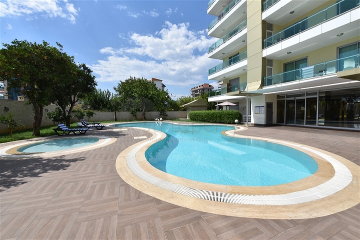 شقق للبيع في الانيا - مجمع حديث وقريب من البحر في كاستل / الانيا 