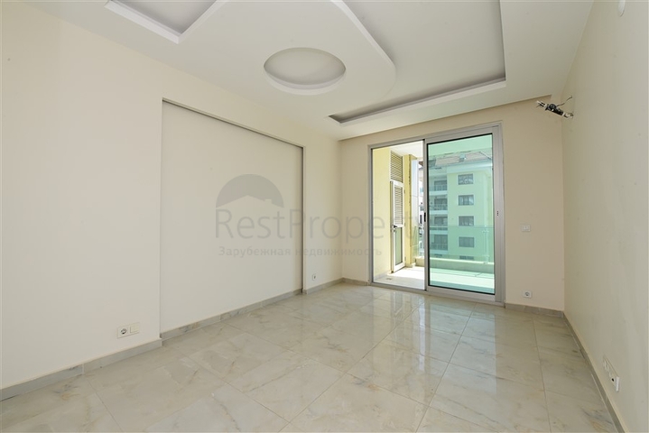 شقق للبيع في الانيا - مجمع حديث وقريب من البحر في كاستل / الانيا 