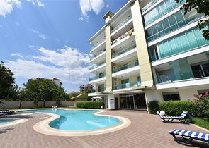 شقق للبيع في الانيا - مجمع حديث وقريب من البحر في كاستل / الانيا 