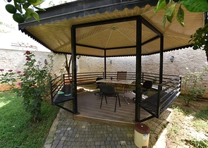 شقق للبيع في الانيا - مجمع حديث وقريب من البحر في كاستل / الانيا 