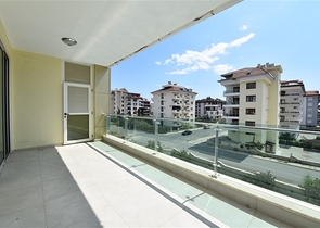 شقق للبيع في الانيا - مجمع حديث وقريب من البحر في كاستل / الانيا 