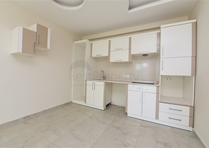 شقق للبيع في الانيا - مجمع حديث وقريب من البحر في كاستل / الانيا 