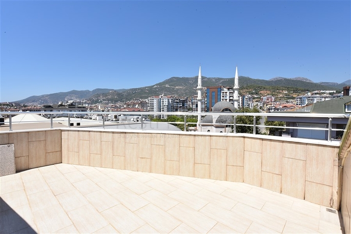 دوبلكس عائلية 4 غرف وصالة -جانب مول الانيوم -في اوبا / الانيا 