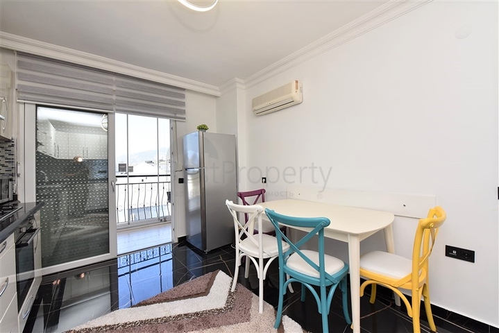 دوبلكس عائلية 4 غرف وصالة -جانب مول الانيوم -في اوبا / الانيا 