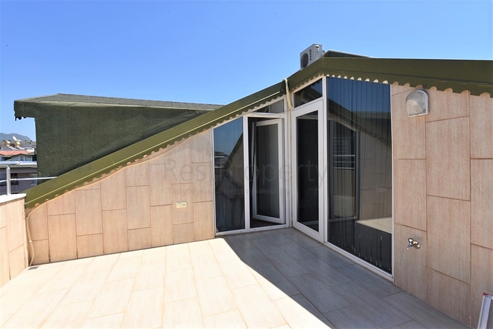 دوبلكس عائلية 4 غرف وصالة -جانب مول الانيوم -في اوبا / الانيا 