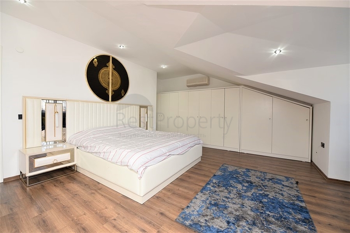 دوبلكس عائلية 4 غرف وصالة -جانب مول الانيوم -في اوبا / الانيا 