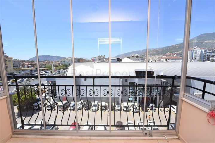 دوبلكس عائلية 4 غرف وصالة -جانب مول الانيوم -في اوبا / الانيا 