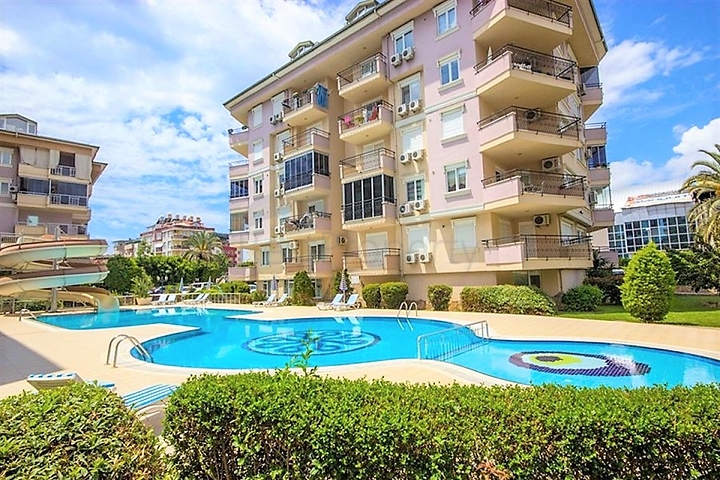 دوبلكس عائلية 4 غرف وصالة -جانب مول الانيوم -في اوبا / الانيا 