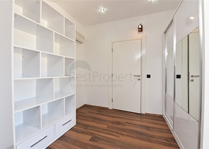 دوبلكس عائلية 4 غرف وصالة -جانب مول الانيوم -في اوبا / الانيا 