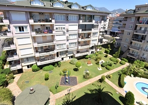 دوبلكس عائلية 4 غرف وصالة -جانب مول الانيوم -في اوبا / الانيا 