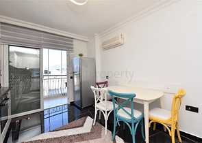 دوبلكس عائلية 4 غرف وصالة -جانب مول الانيوم -في اوبا / الانيا 