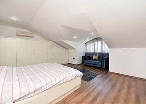 دوبلكس عائلية 4 غرف وصالة -جانب مول الانيوم -في اوبا / الانيا 